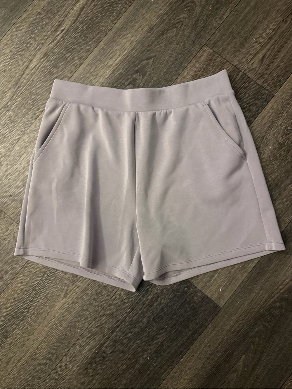 Everyday Women's Elastic Waist Pull-On Shorts - Light Lavender